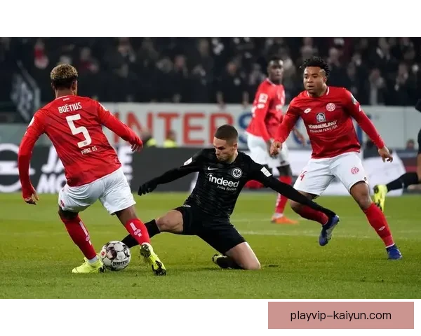 亨克关键球员状态回暖，球队竞争力增强值得关注