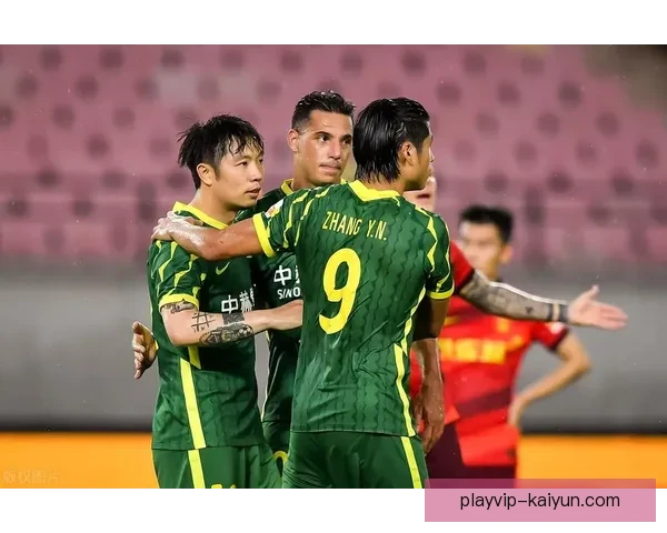 利桑德罗一对一防守表现稳健，成为球队防线的关键支柱